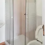 Comfortable In With Garden And Shared Pool דירה