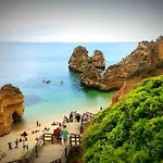 Comfortable In With Garden And Shared Pool *