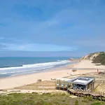 Comfortable In With Garden And Shared Pool *