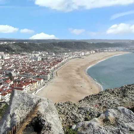 公寓 Comfortable In With Garden And Shared Pool