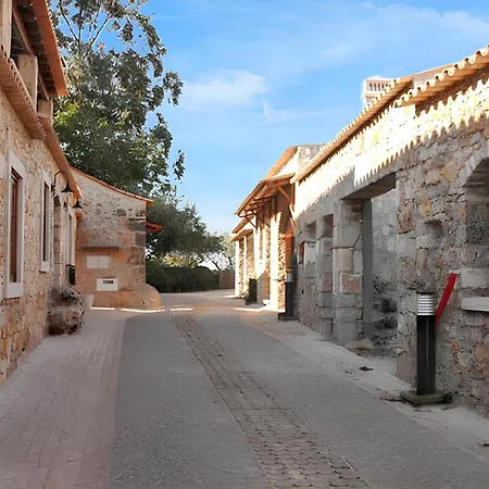 Comfortable In With Garden And Shared Pool Apartment Pataias
