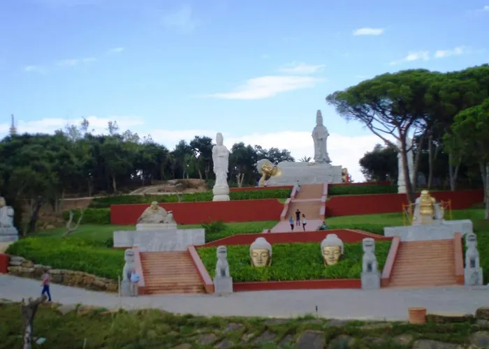 公寓 Comfortable In With Garden And Shared Pool